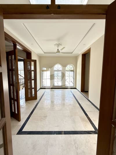 1.5 kanal New house for rent Sector C DHA phase 1