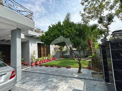 Defence 1 Kanal Stylish Design slightly Used Owner Build Bungalow Very well Maintained Cheapest Price