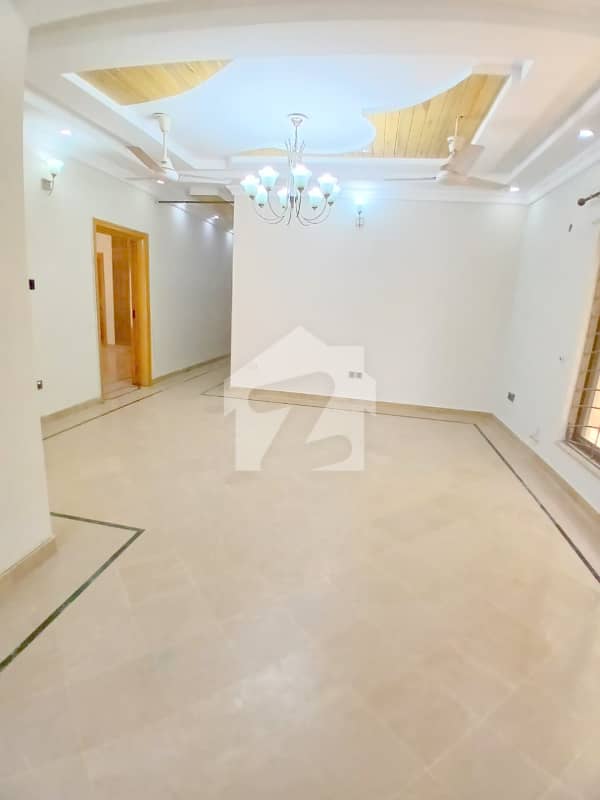 Beautiful & Spacious 3 Bed Portion For Rent in F-10 Beautiful & Spacious 3 Bed Portion For Rent in F-10