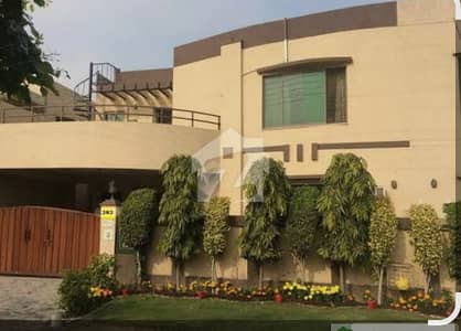 Renovated Beautiful Well Maintained 4 Bed House In Askari 10 Sec-B For Urgent Sale!
