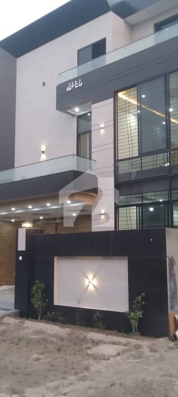 OWNER BUILT 12.5 MARLA LUXURY HOUSE FOR SALE Location: 158 F/3, IEP / Engineers Town, Lahore
