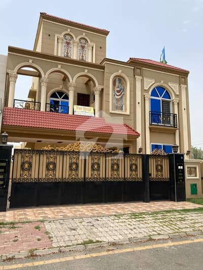 10 Marla Slightly Used House Available For Rent In Bahria Town Lahore