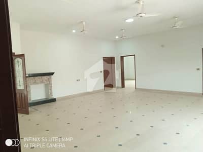 ONE KANAL UPPER PORTION FOR RENT IN DHA LAHORE