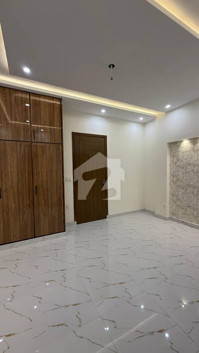 1 bed non furnish beautiful neat and clean apartment for rent in sector C bahria town lahore