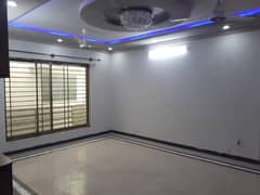 سوان گارڈن اسلام آباد میں 4 کمروں کا 10 مرلہ مکان 1.25 لاکھ میں کرایہ پر دستیاب ہے۔