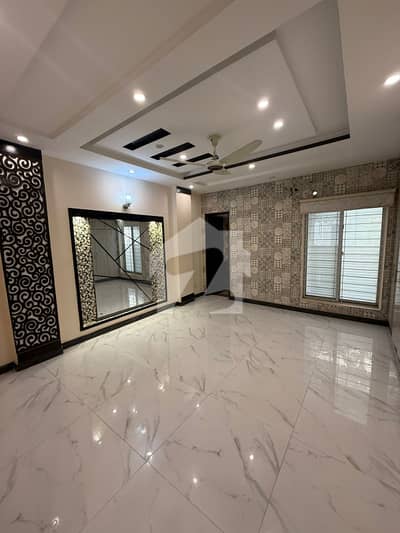 10 MARLA LIKE NEW UPPER PORTION FOR RENT IN JANIPER BLOCK BAHRIA TOWN LAHORE