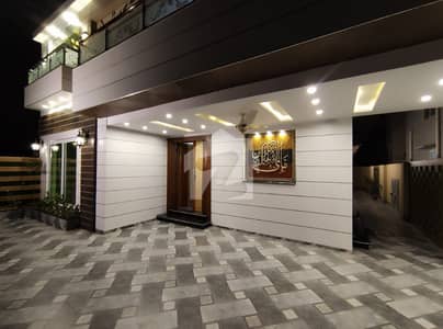 10 MARLA LIKE BRAND NEW LUXURY FULL HOUSE FOR RENT IN JASMINE BLOCK BAHRIA TOWN LAHORE