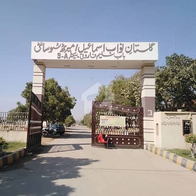 3 BED DD WEST OPEN 1ST FLOOR PORTION IN MEERUT SOCIETY