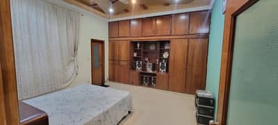 Kanal Lower Portion Have 3 Spacious Bedroom Office & Residents