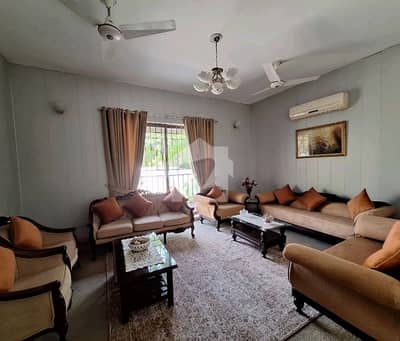 House In Johar Town Phase 2 - Block J2 For sale