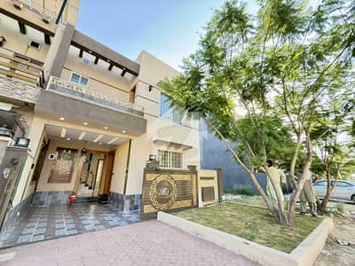 بحریہ ٹاؤن فیز 8 بحریہ ٹاؤن راولپنڈی,راولپنڈی میں 4 کمروں کا 7 مرلہ مکان 2.55 کروڑ میں برائے فروخت۔ بحریہ ٹاؤن فیز 8 بحریہ ٹاؤن راولپنڈی,راولپنڈی میں 4 کمروں کا 7 مرلہ مکان 2.55 کروڑ میں برائے فروخت۔