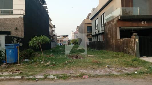 10 Marla Prime Location Plot in Phase 7 for sale