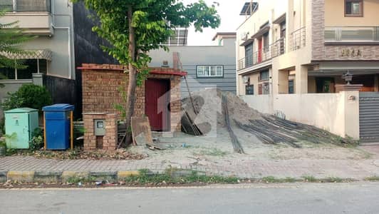 10 Marla Prime Location Plot For Sale