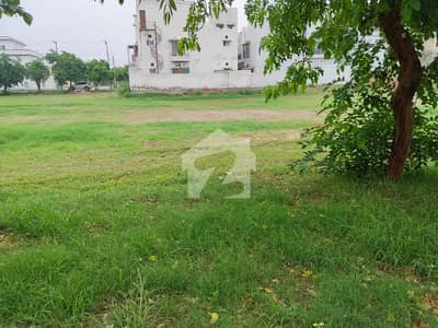 23 Marla Commercial Plot Available For Sale