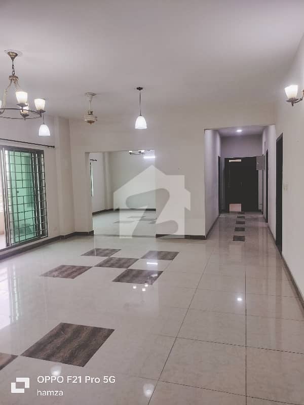 Fair-Priced 10 Marla Flat Available In Askari 11 Fair-Priced 10 Marla Flat Available In Askari 11