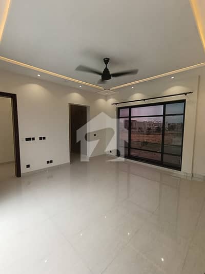 1 KANAL ELEGANT AND FULLY MAINTAINED SUPER HOT LOCATED BUNGALOW'S UPPER PORTION IS AVAILABLE IN THE BEST BLOCK OF DHA PHASE 7, LAHORE.