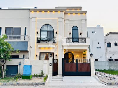 Phase 1 Block DD 5 Marla at 50ft Road Italian Villa for sale