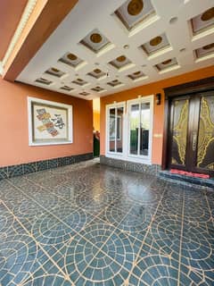 11 Marla House 60 Feet Road Near To Park For Sale 11 Marla House 60 Feet Road Near To Park For Sale