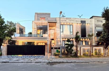 بحریہ ٹاؤن اوورسیز انکلیو بحریہ ٹاؤن,لاہور میں 5 کمروں کا 16 مرلہ مکان 8.7 کروڑ میں برائے فروخت۔