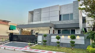 Prime Location 1 Kanal Luxurious House For Sale At DHA 2 Prime Location 1 Kanal Luxurious House For Sale At DHA 2