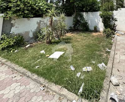 ایف ۔ 10 اسلام آباد میں 5 کمروں کا 1 کنال مکان 3.15 لاکھ میں کرایہ پر دستیاب ہے۔