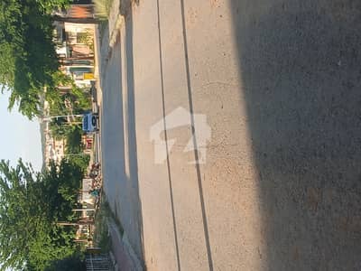 1 Kanal Plot On Builders Location For Sale