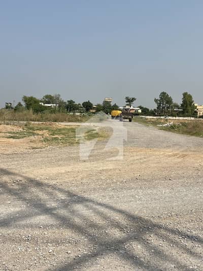 I-12/3 corner plot for sell size 25x50 ideally located