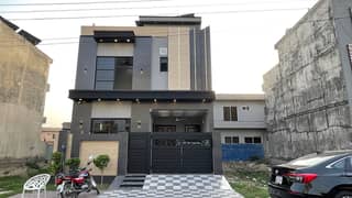 5 Marla Modern Design House 6Kv Solar installed For Sale