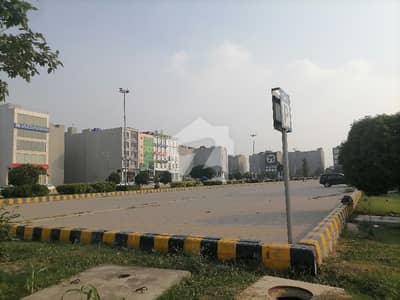 ڈی ایچ اے فیز 6 - سی سی اے بلاک ڈی ایچ اے فیز 6,ڈیفنس (ڈی ایچ اے),لاہور میں 8 مرلہ کمرشل پلاٹ 25.0 کروڑ میں برائے فروخت۔