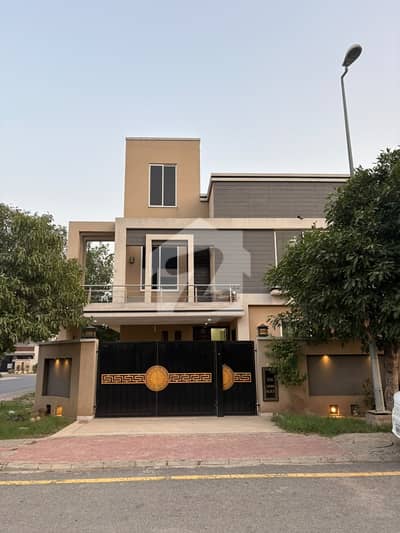 CORNER 10 MARLA LIKE NEW HOUSE FOR SALE BAHRIA TOWN LAHORE