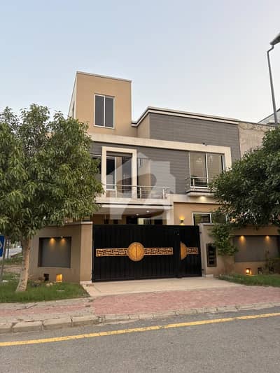 CORNER 10 MARLA LIKE NEW HOUSE FOR SALE BAHRIA TOWN LAHORE CORNER 10 MARLA LIKE NEW HOUSE FOR SALE BAHRIA TOWN LAHORE