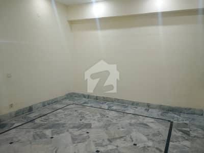 جی ۔ 10 اسلام آباد میں 3 کمروں کا 14 مرلہ زیریں پورشن 2.15 لاکھ میں کرایہ پر دستیاب ہے۔