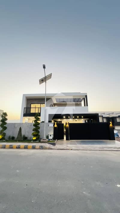 ڈی ایچ اے فیز 1 - سیکٹر سی ڈی ایچ اے فیز 1,ڈی ایچ اے ڈیفینس,پشاور میں 7 کمروں کا 1 کنال مکان 10.9 کروڑ میں برائے فروخت۔