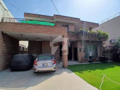 ڈی ایچ اے فیز 3 ڈیفنس (ڈی ایچ اے),لاہور میں 5 کمروں کا 1 کنال مکان 6.5 کروڑ میں برائے فروخت۔ ڈی ایچ اے فیز 3 ڈیفنس (ڈی ایچ اے),لاہور میں 5 کمروں کا 1 کنال مکان 6.5 کروڑ میں برائے فروخت۔