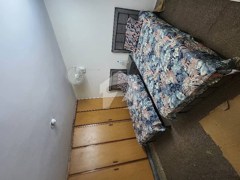 Basement Flat Available In G-11/1 For Male Only Basement Flat Available In G-11/1 For Male Only