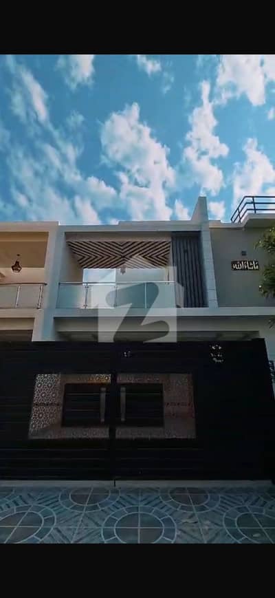 بش ایگزیکٹو ولاز ملتان میں 5 کمروں کا 10 مرلہ مکان 3.2 کروڑ میں برائے فروخت۔
