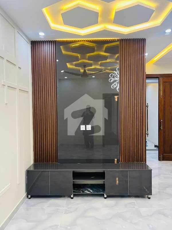 8 Marla Brand New House For Rent 8 Marla Brand New House For Rent