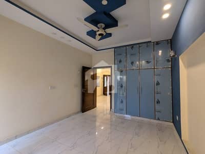 10 Marla Like New House For Rent In Bahria Town Nargis Block Lahore