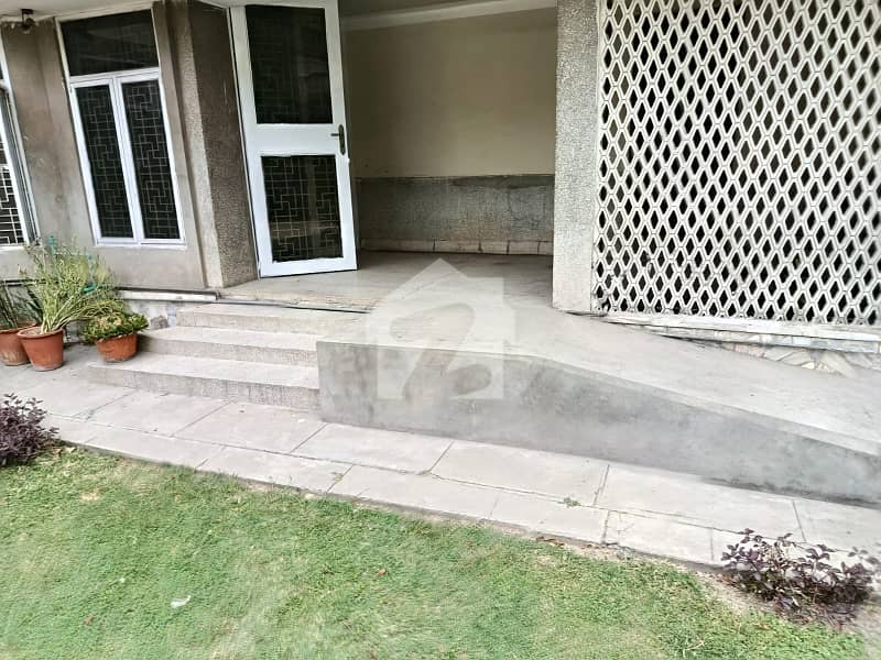 **3 Kanal Upper Portion for Rent in Gulberg** **3 Kanal Upper Portion for Rent in Gulberg**