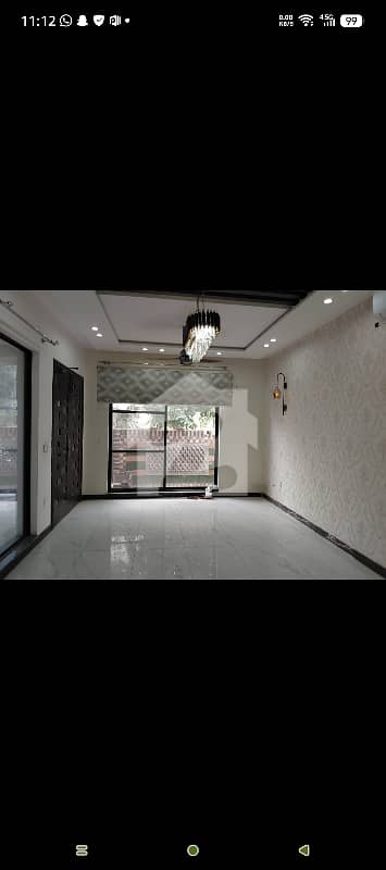 5marla house for rent  In 9 town 3xbed room 1xstudy room 2xkitchen  4xac hair Gear Powder room 1xsvt room