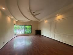 DHA Lahore 1 Kanal Out Class Nice House Available For Rent
