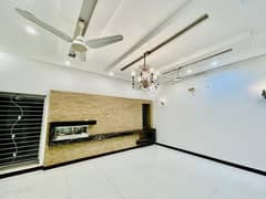 DHA Phase 3 Luxury 1-Kanal House Available For Rent, Offering The Perfect Blend Of Elegant Living, Peaceful
