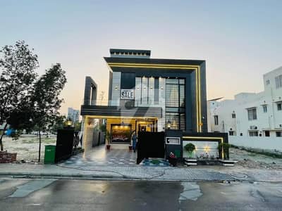 بحریہ ٹاؤن گلبہار بلاک بحریہ ٹاؤن سیکٹر سی,بحریہ ٹاؤن,لاہور میں 5 کمروں کا 11 مرلہ مکان 5.2 کروڑ میں برائے فروخت۔ بحریہ ٹاؤن گلبہار بلاک بحریہ ٹاؤن سیکٹر سی,بحریہ ٹاؤن,لاہور میں 5 کمروں کا 11 مرلہ مکان 5.2 کروڑ میں برائے فروخت۔