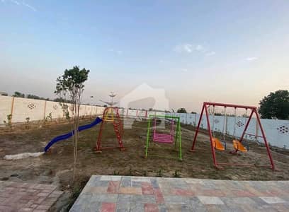 بیدیاں روڈ لاہور میں 2 کمروں کا 2 کنال فارم ہاؤس 1.7 کروڑ میں برائے فروخت۔