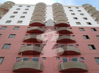 Prime Location Diamond City Flat For Sale