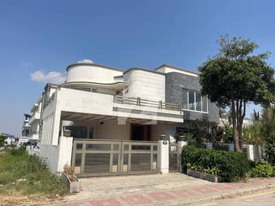 Designer Corner House For Rent