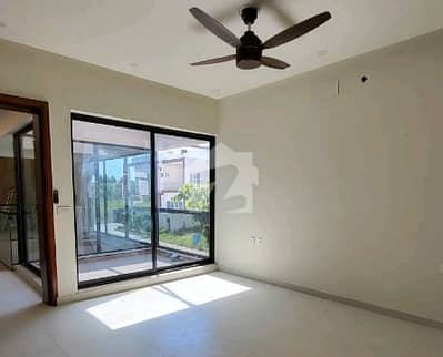 Corner 10 Marla House For Sale Is Available In Top City 1