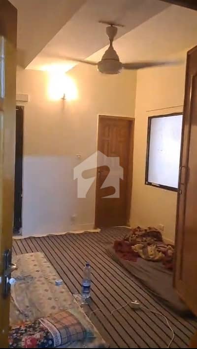 جی ۔ 8 مرکز جی ۔ 8,اسلام آباد میں 3 کمروں کا 5 مرلہ فلیٹ 2.25 کروڑ میں برائے فروخت۔