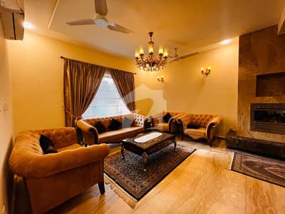 Modern Triple Story 6 Beds Luxurious House Available For Rent In E7