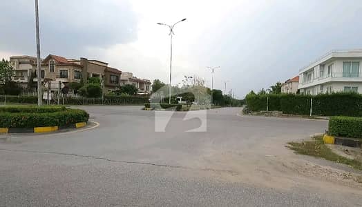 ڈی ۔ 12 اسلام آباد میں 5 مرلہ رہائشی پلاٹ 3.9 کروڑ میں برائے فروخت۔